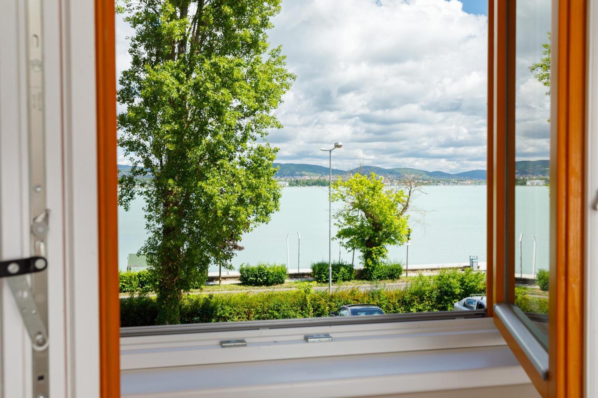 Lepke Apartmanház és Étterem Tihany Exterior foto