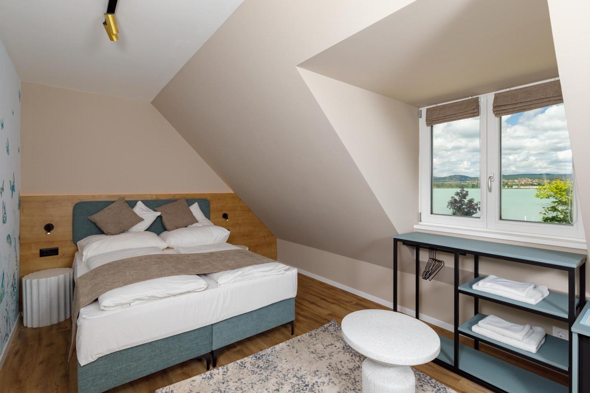 Lepke Apartmanház és Étterem Tihany Exterior foto