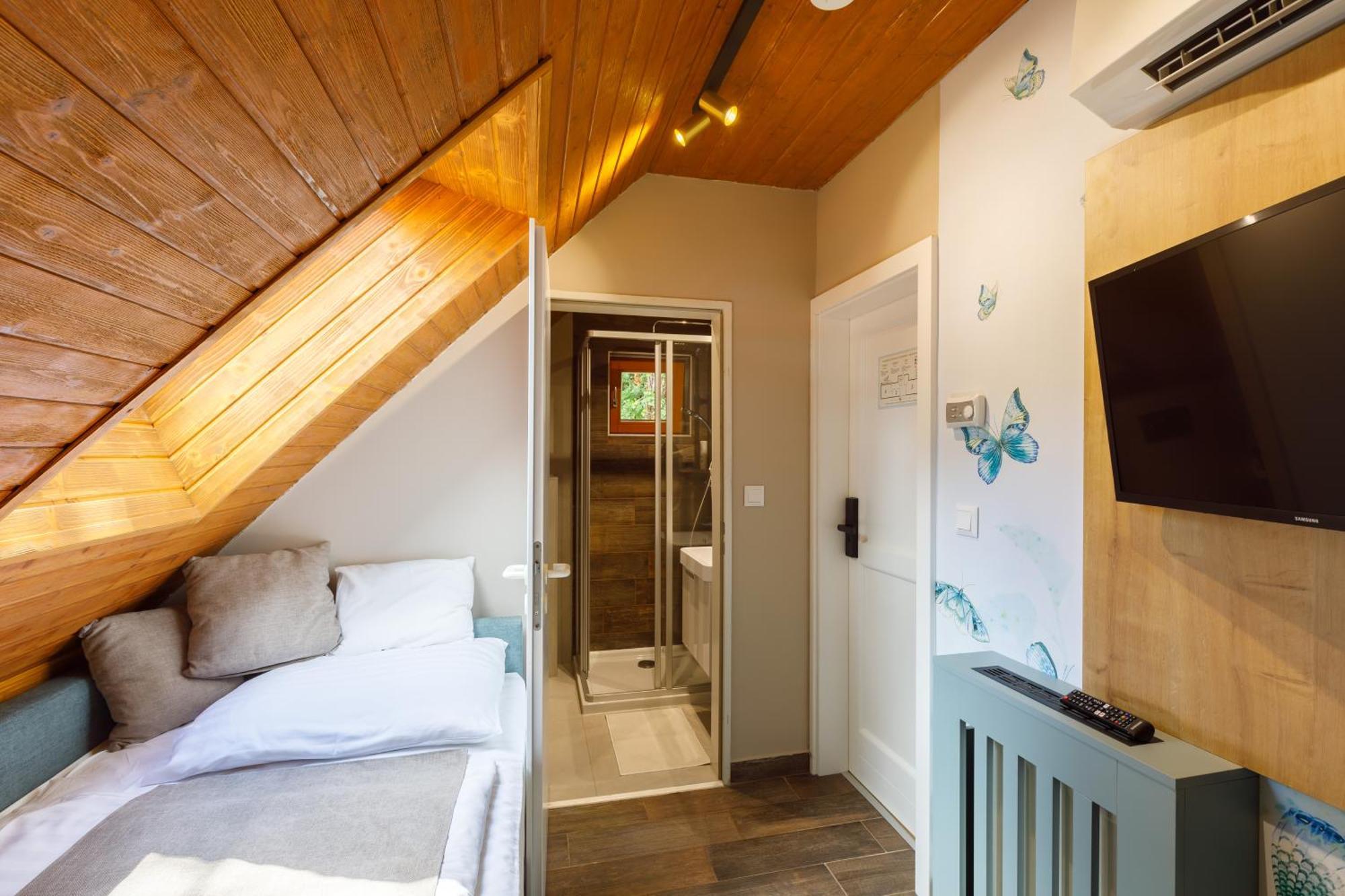 Lepke Apartmanház és Étterem Tihany Exterior foto
